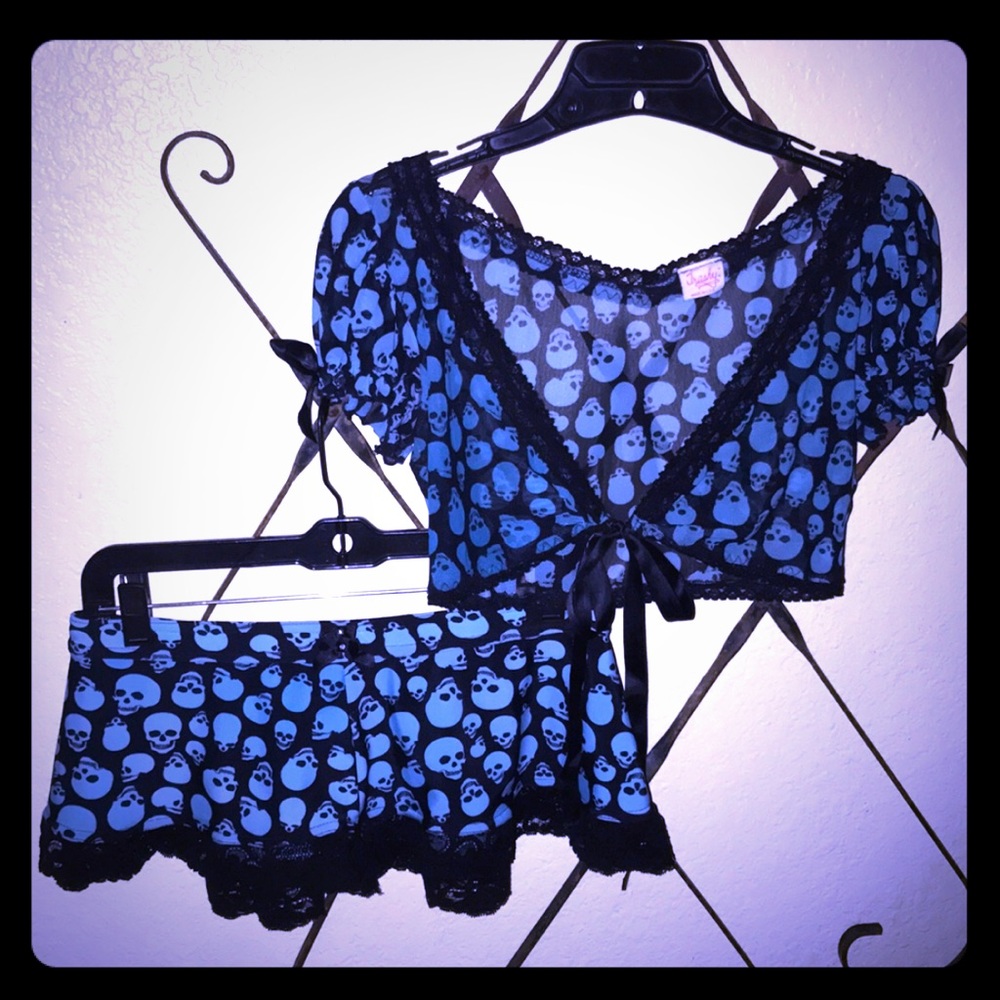 VINTAGE “TRASHY LINGERIE” SKULL MINI ☠️❤️